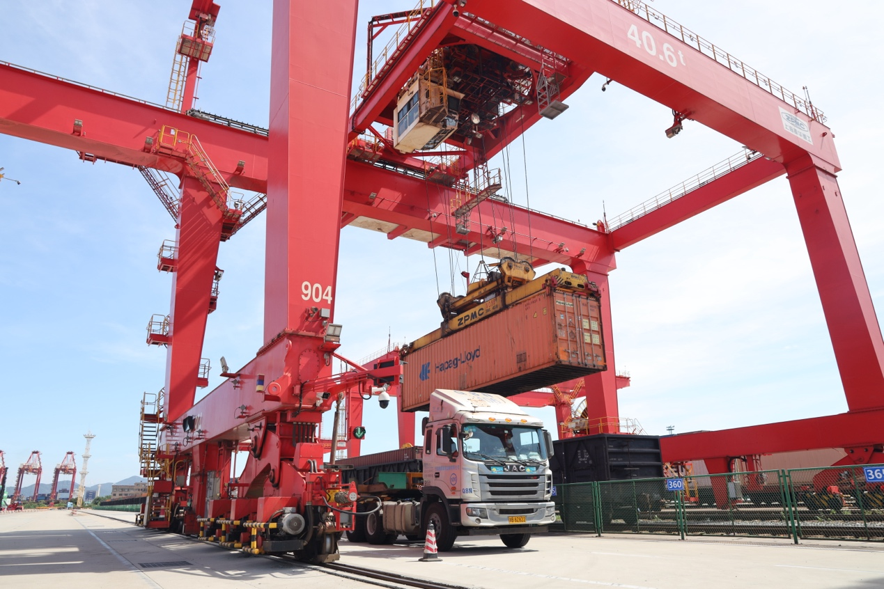 赛事333资源津巴布韦Bikita矿山首批透锂长石精矿到港