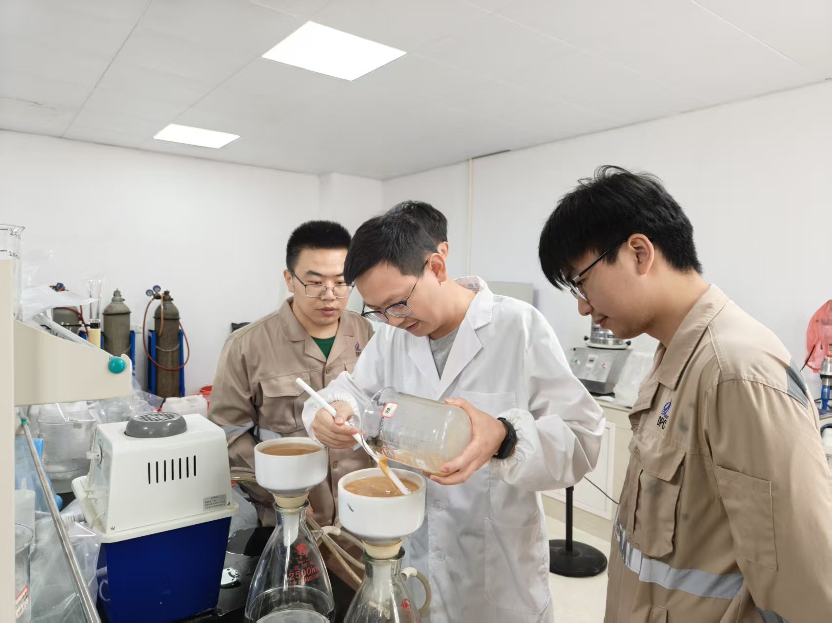 扎根锂业，攻坚路上让&ldquo;锂&rdquo;想花开｜赛事333锂业研发部90后工程师徐苗